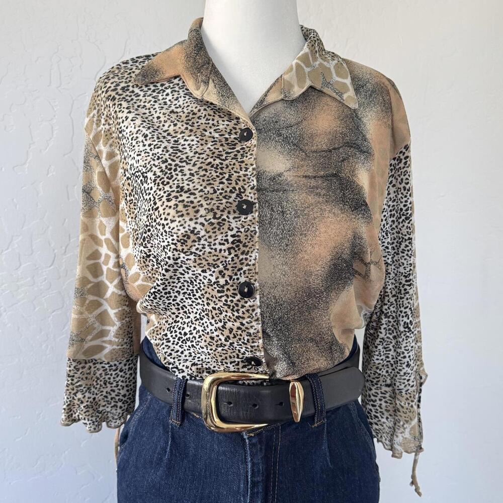 Vintage bohemian blouse with scalloped quarter sleeve